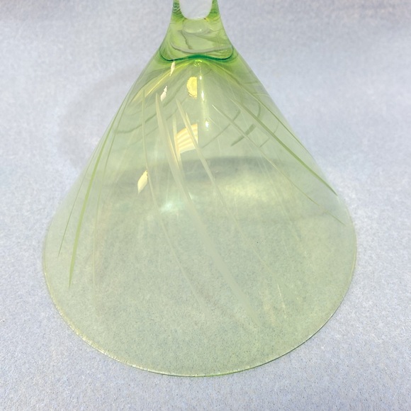 Luminarc Uptown Martini Glasses~Etched w/ Different Designs - Picture 9 of 12